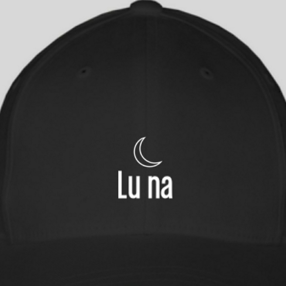 Luna Cap